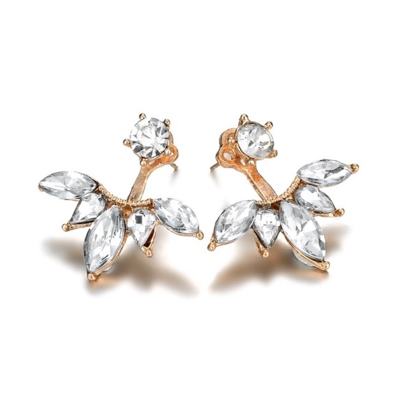 Jewelry - Flower drop crystal earrings